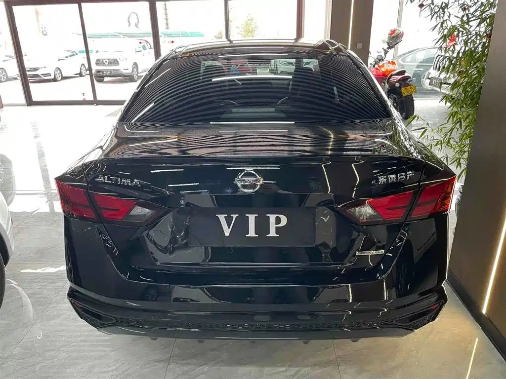 NISSAN TEANA 2024