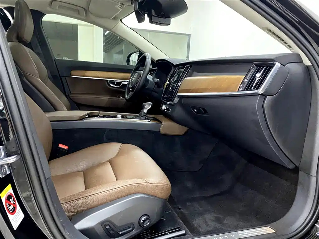 VOLVO S90 2019