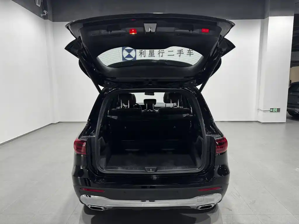 MERCEDES BENZ GLB 2024