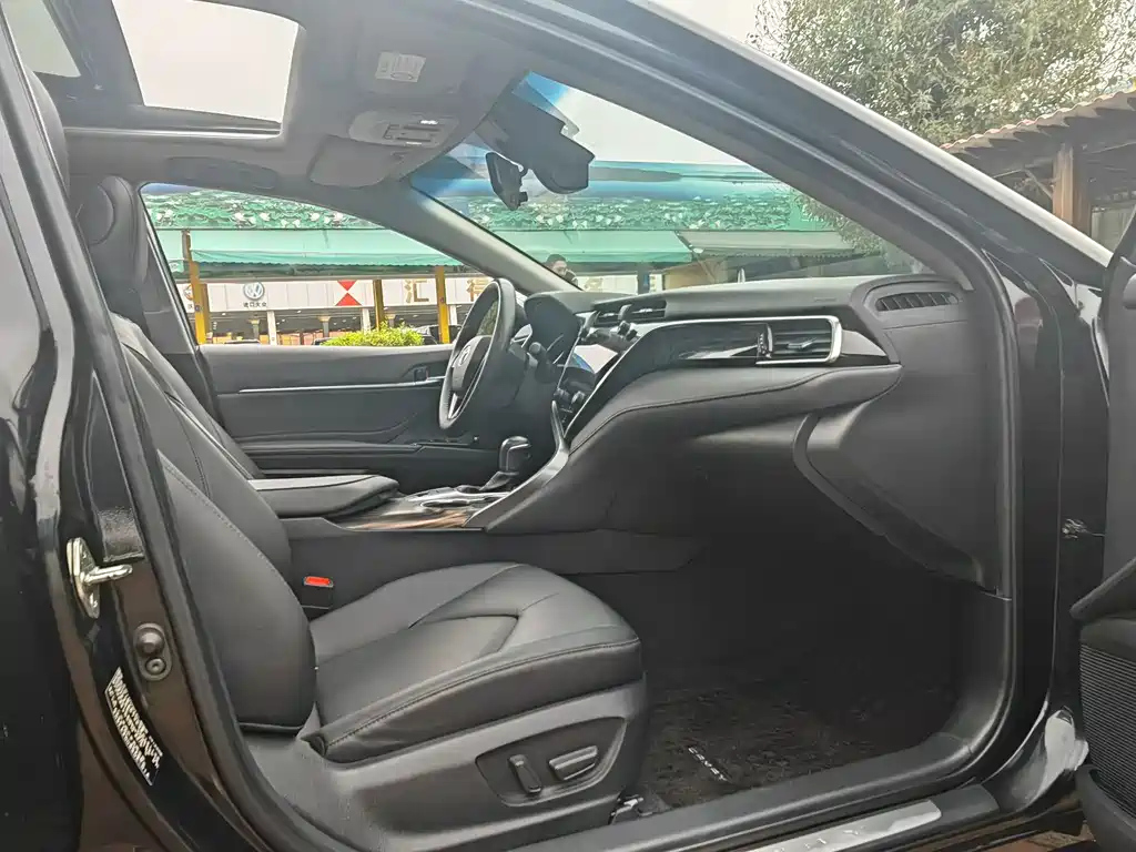 TOYOTA CAMRY 2019