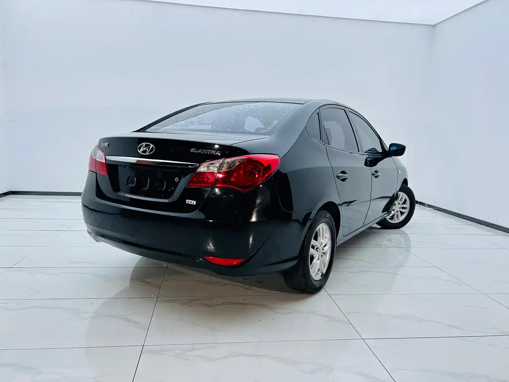 HYUNDAI CELESTA 2015
