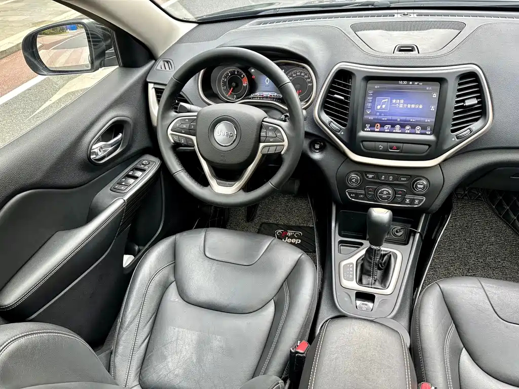 JEEP CHEROKEE 2018