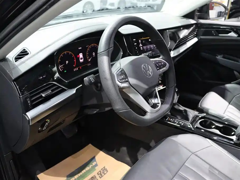 VOLKSWAGEN PASSAT 2022