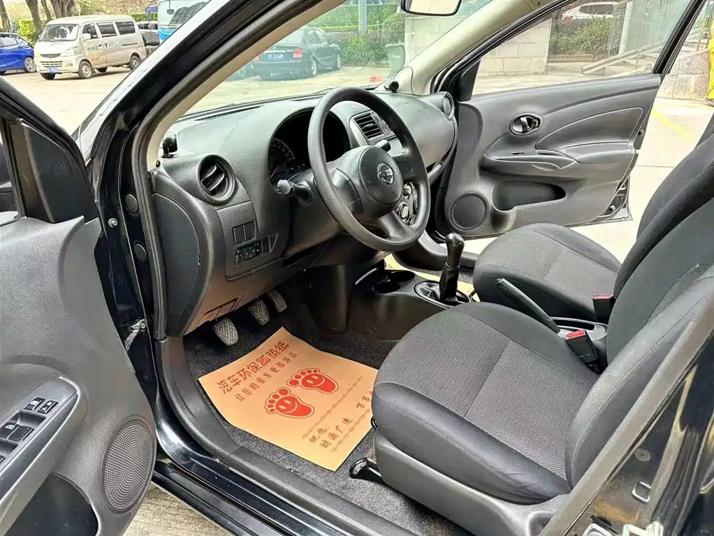 NISSAN SUNNY 2012