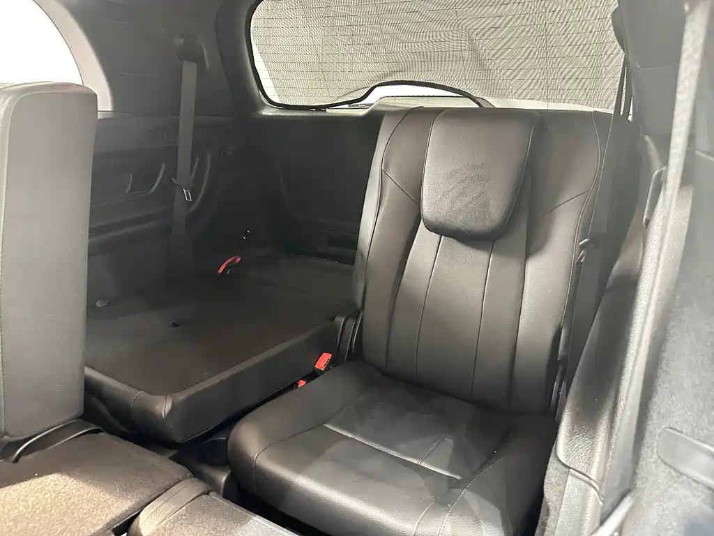 MERCEDES BENZ GLB 2023
