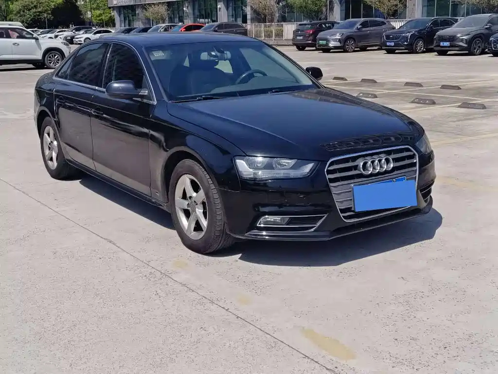 AUDI A4L 2012