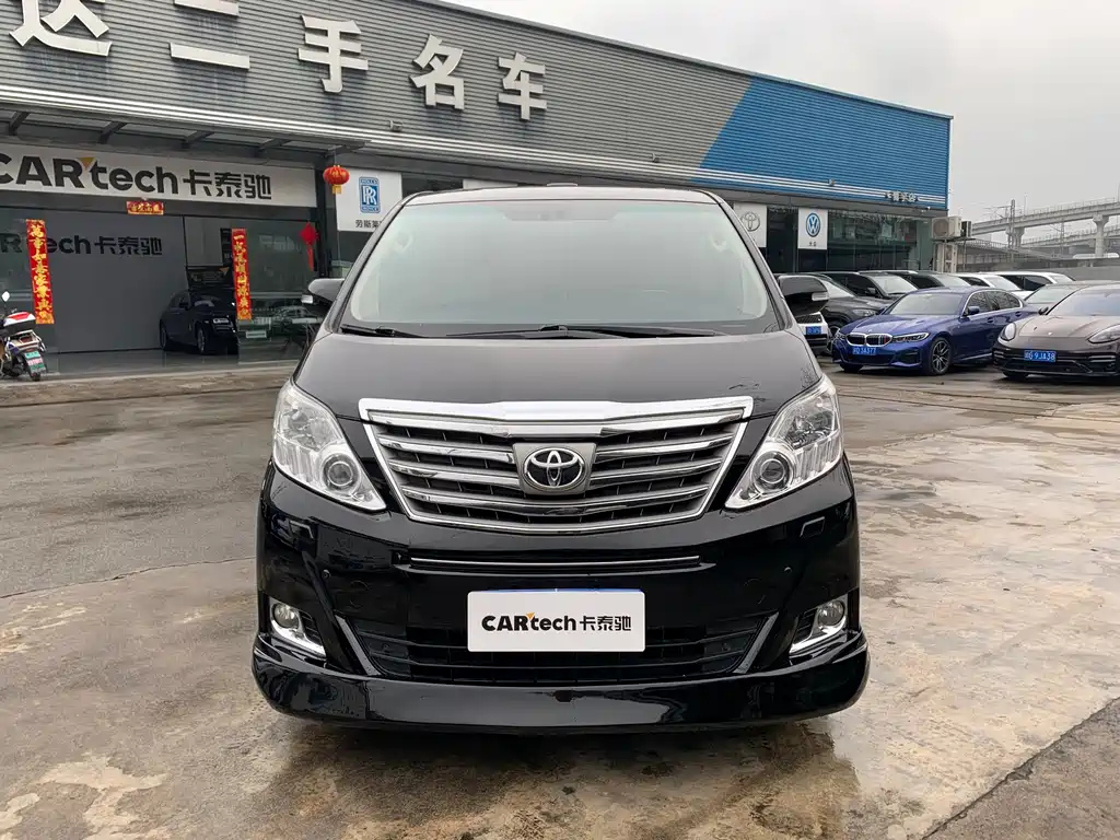 TOYOTA ALPHARD 2012
