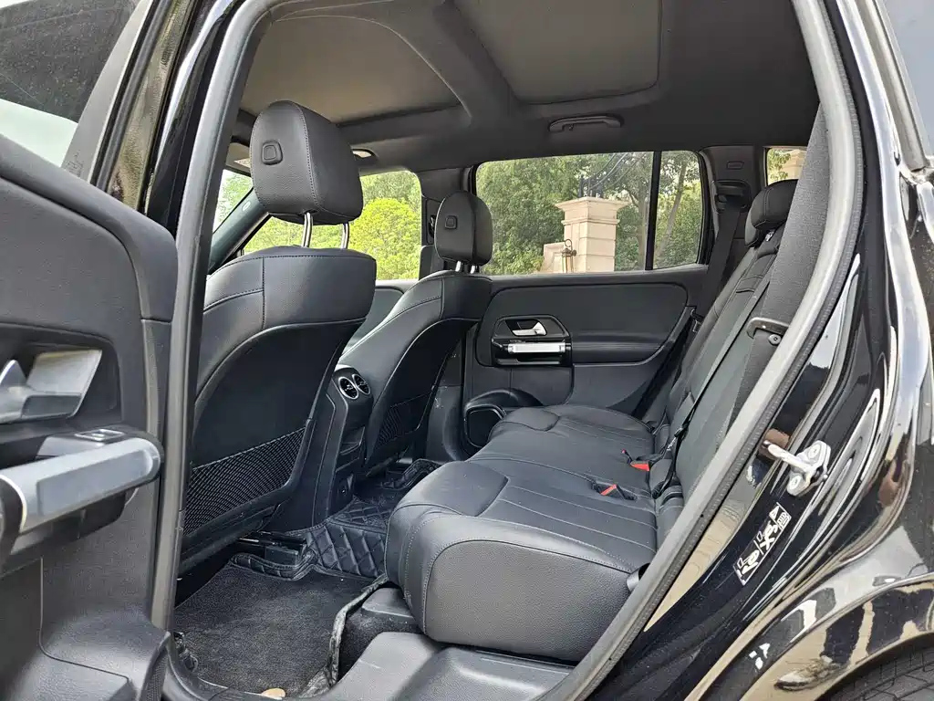 MERCEDES BENZ GLB 2023