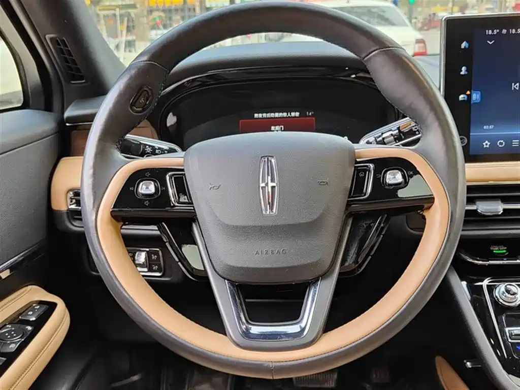 LINCOLN ADVENTURER 2022