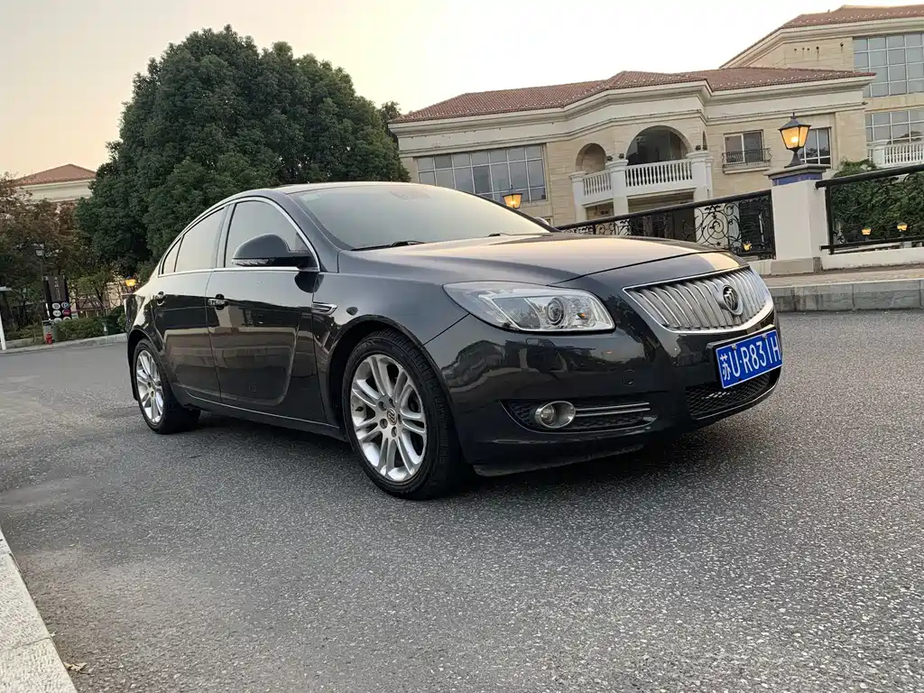 BUICK REGAL 2010