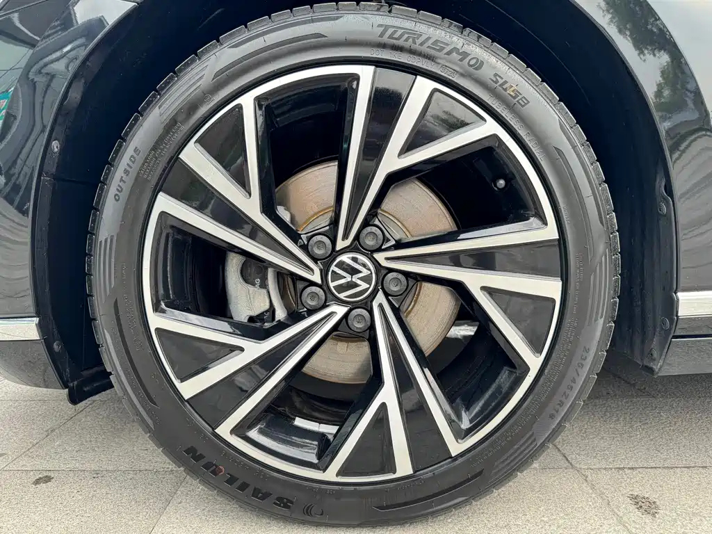 VOLKSWAGEN MAGOTAN 2022