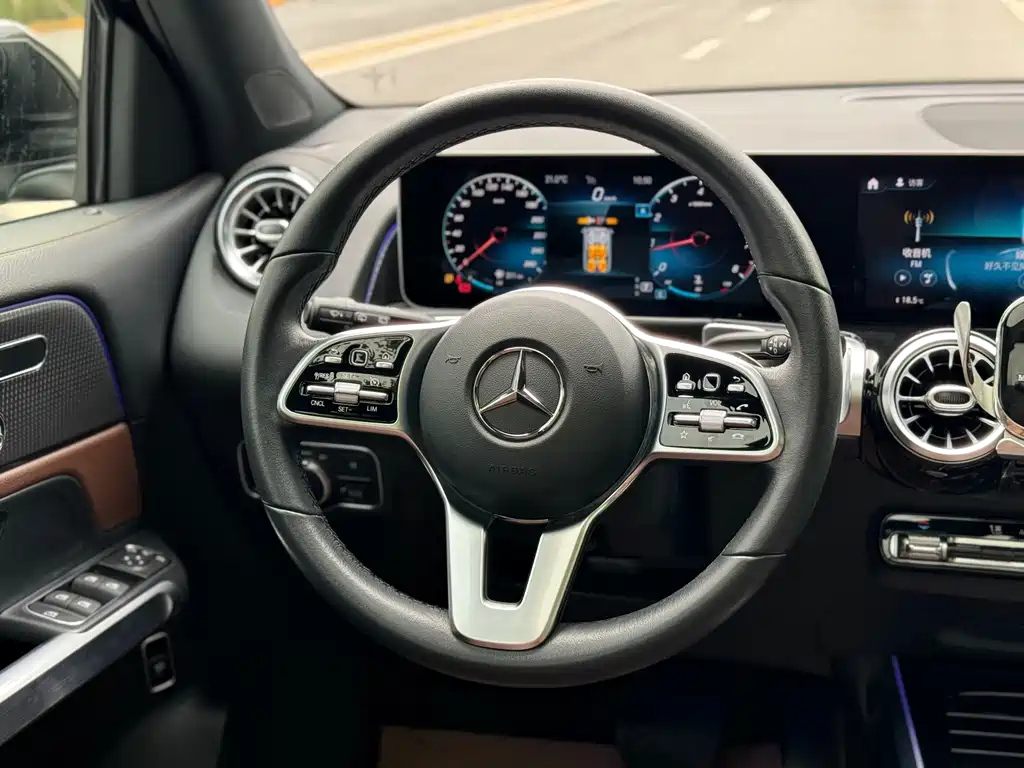 MERCEDES BENZ GLB 2020