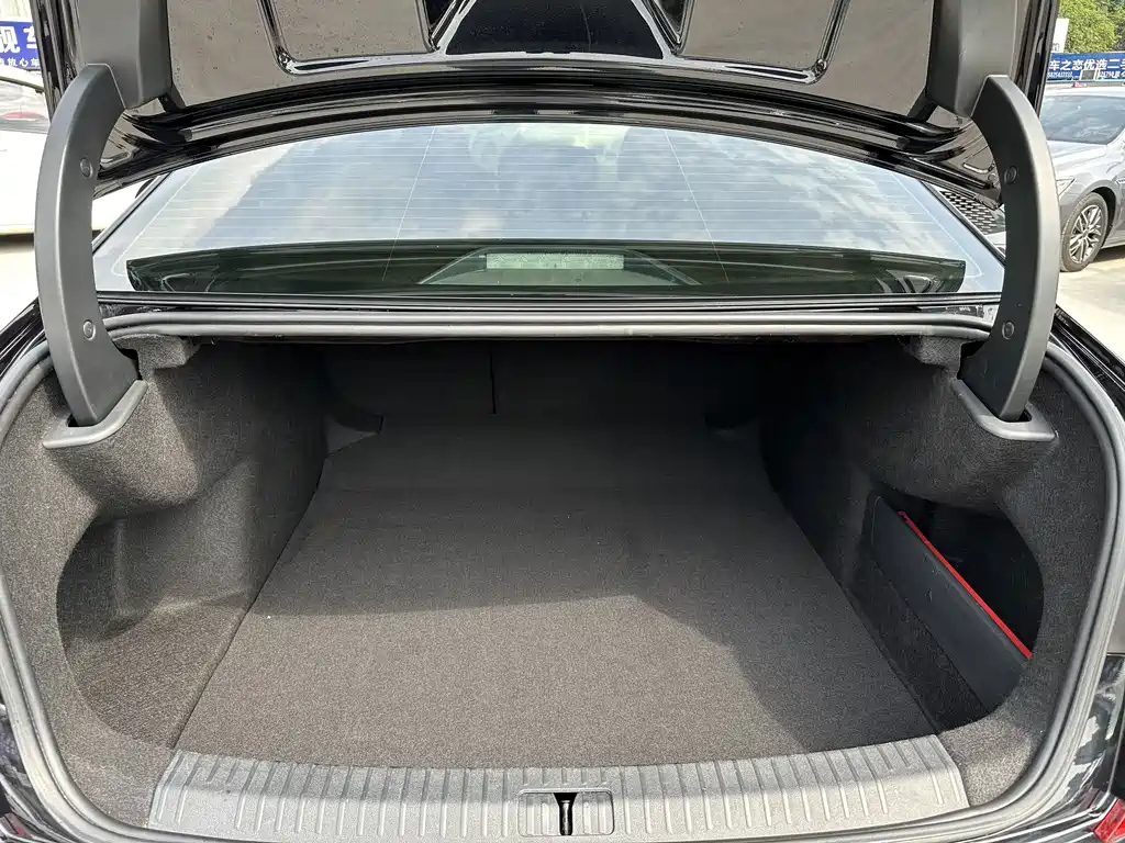 VOLKSWAGEN PASSAT 2021