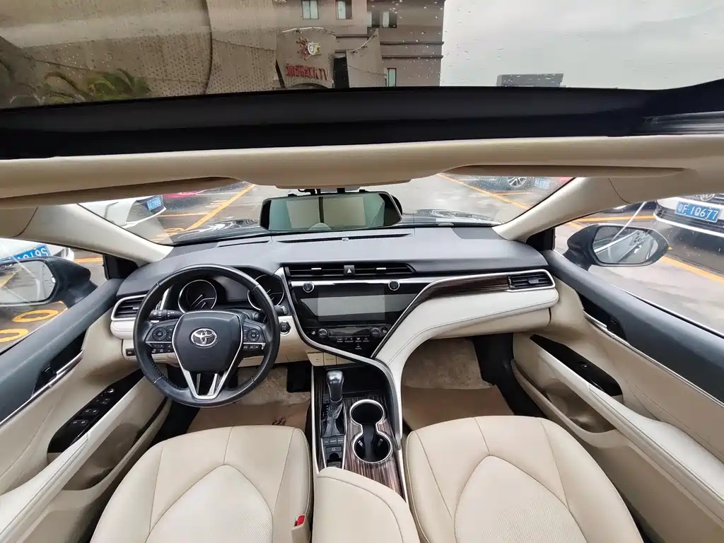 TOYOTA CAMRY 2020