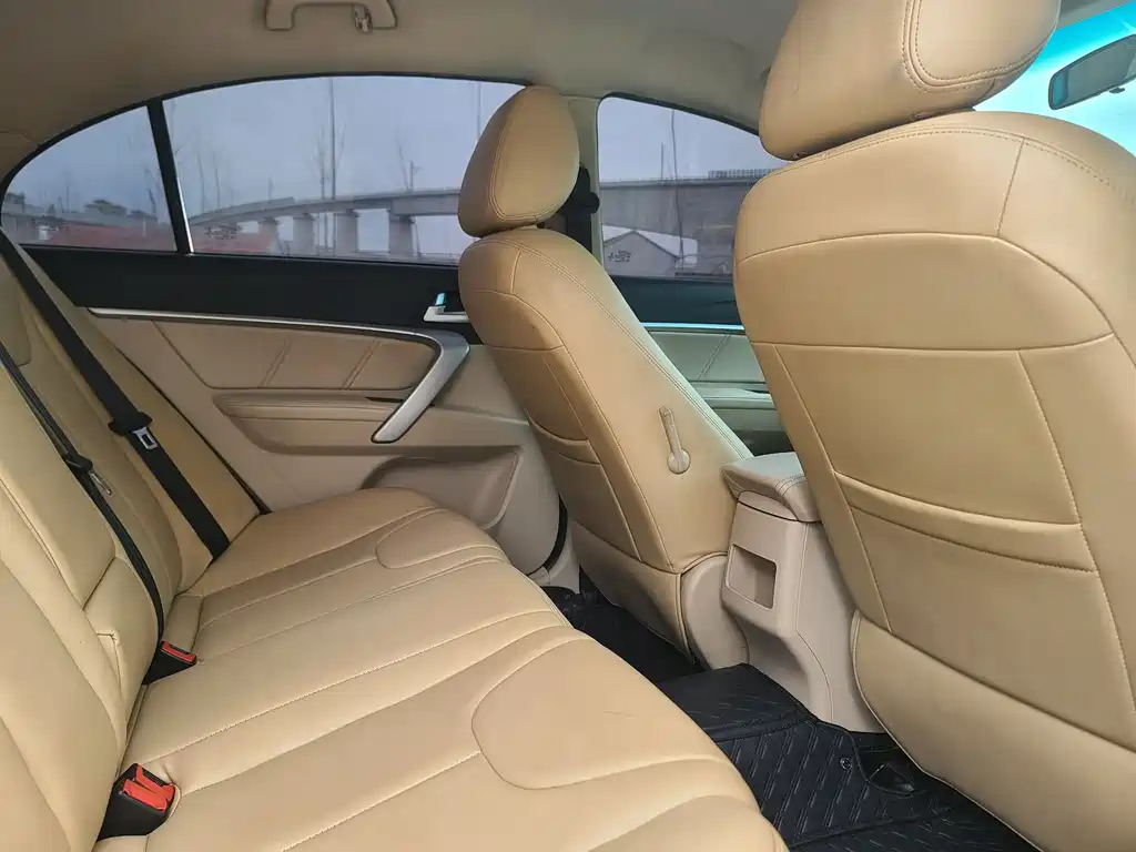 GEELY AUTO EMGRAND 2018