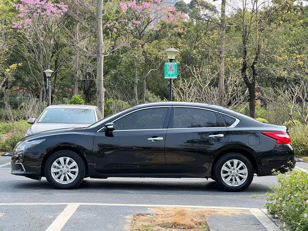 NISSAN TEANA 2018