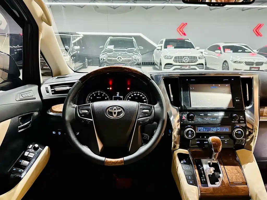 TOYOTA ALPHARD 2016