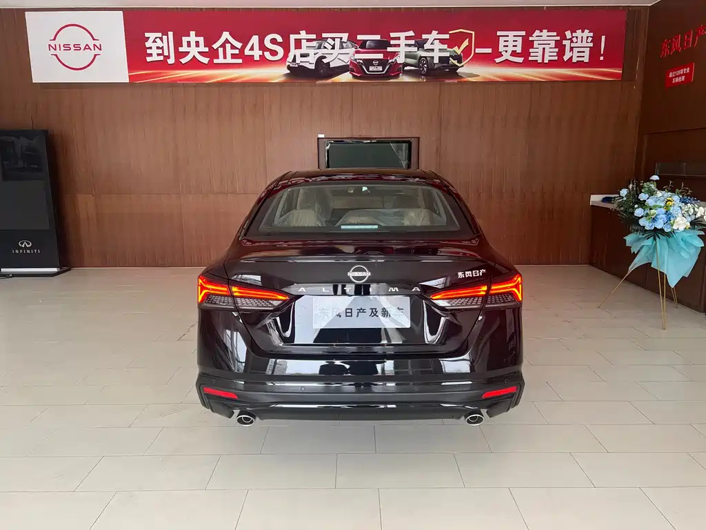 NISSAN TEANA 2024