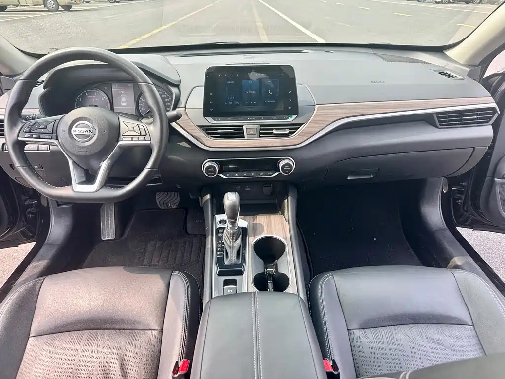 NISSAN TEANA 2022