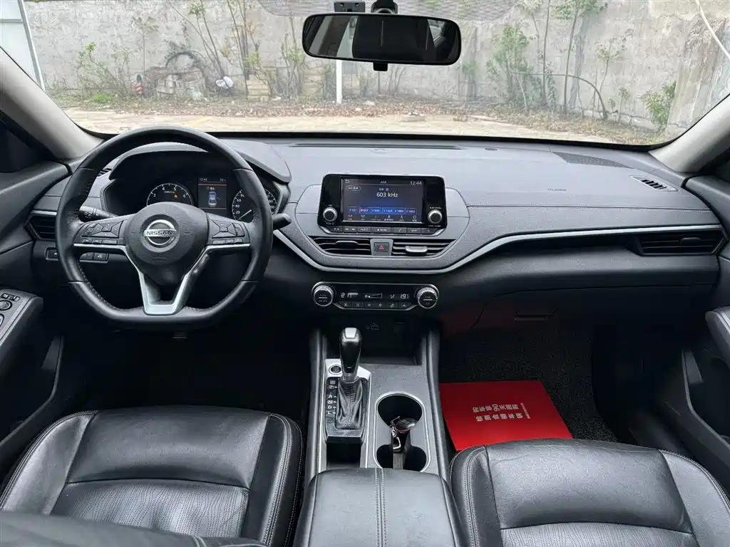 NISSAN TEANA 2019