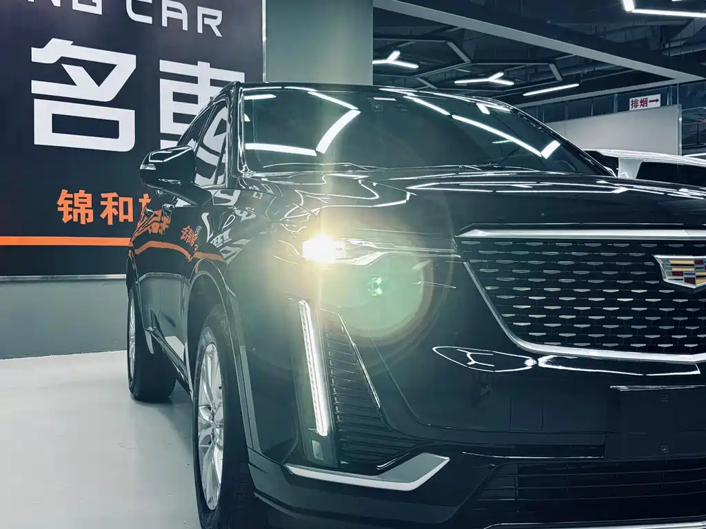 CADILLAC XT6 2021