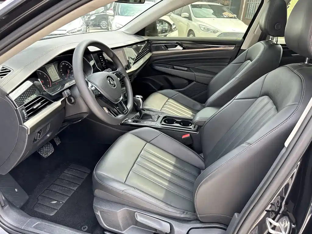 VOLKSWAGEN PASSAT 2021