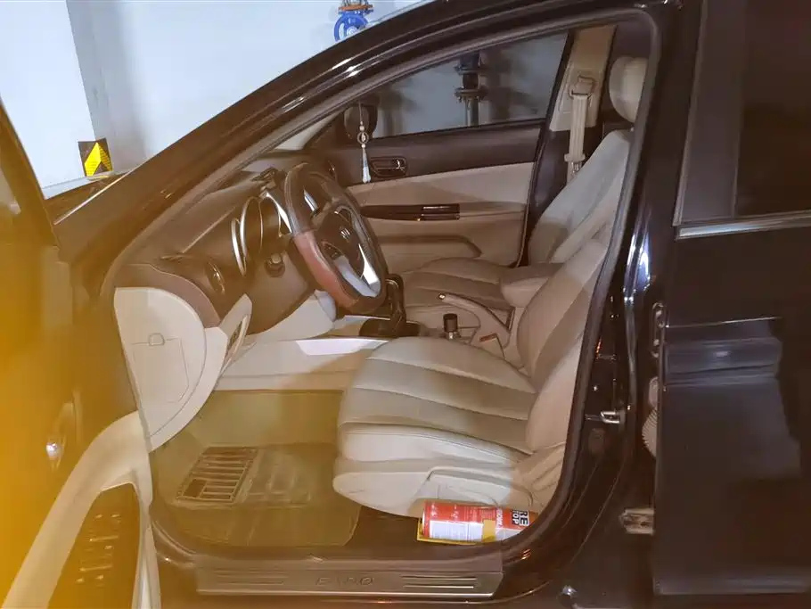 CHANGAN EADO 2014