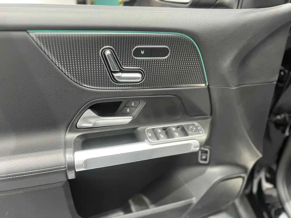 MERCEDES BENZ GLB 2022