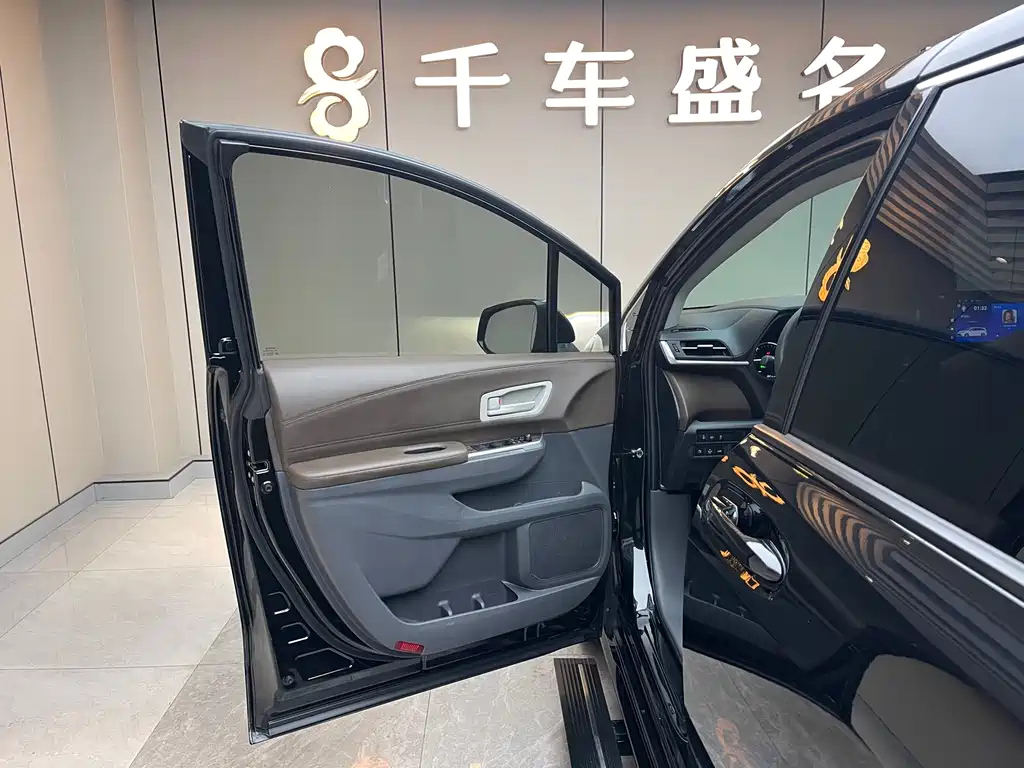 TOYOTA SIENNA SIENNA 2023