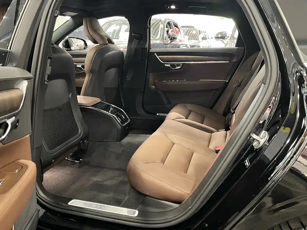 VOLVO S90 2022