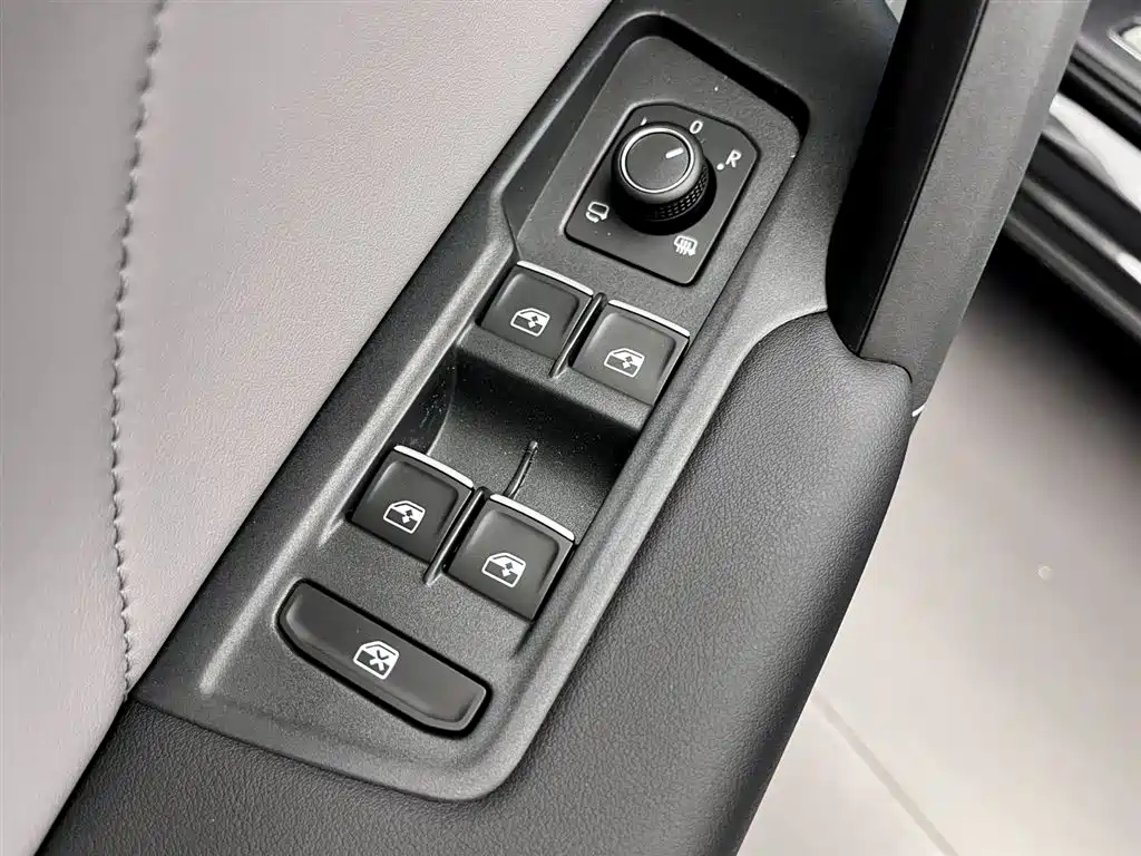VOLKSWAGEN TAYRON 2023