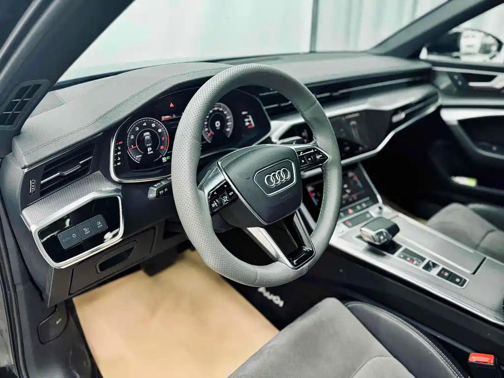 AUDI A6L 2020