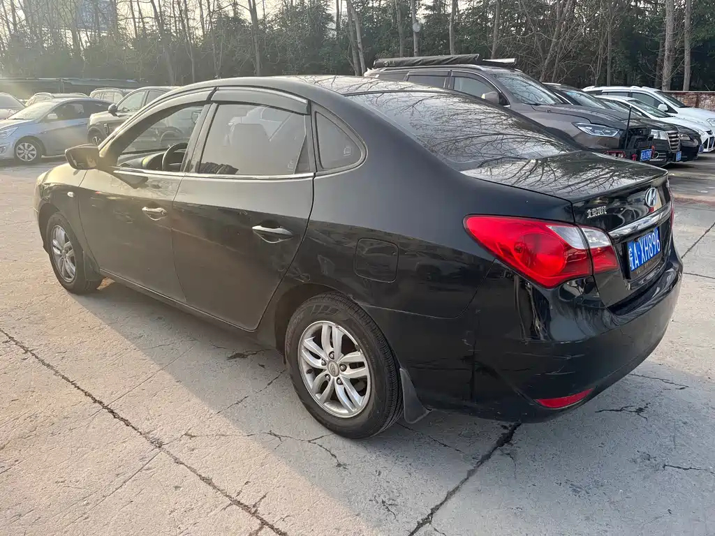 HYUNDAI CELESTA 2012