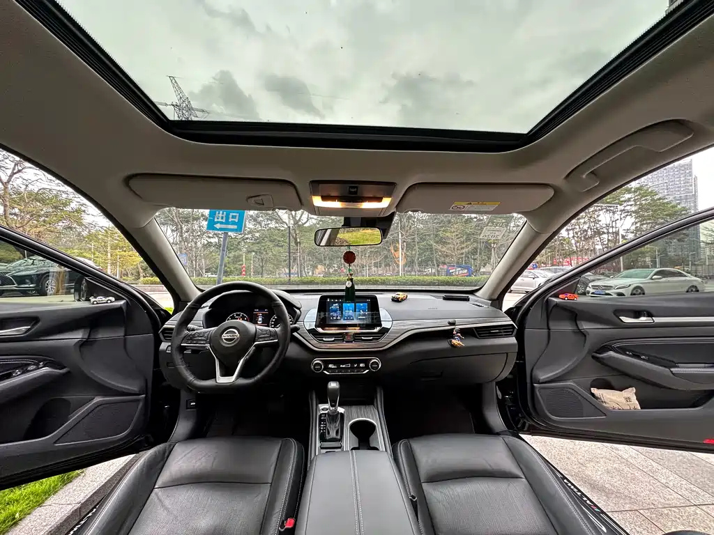 NISSAN TEANA 2022