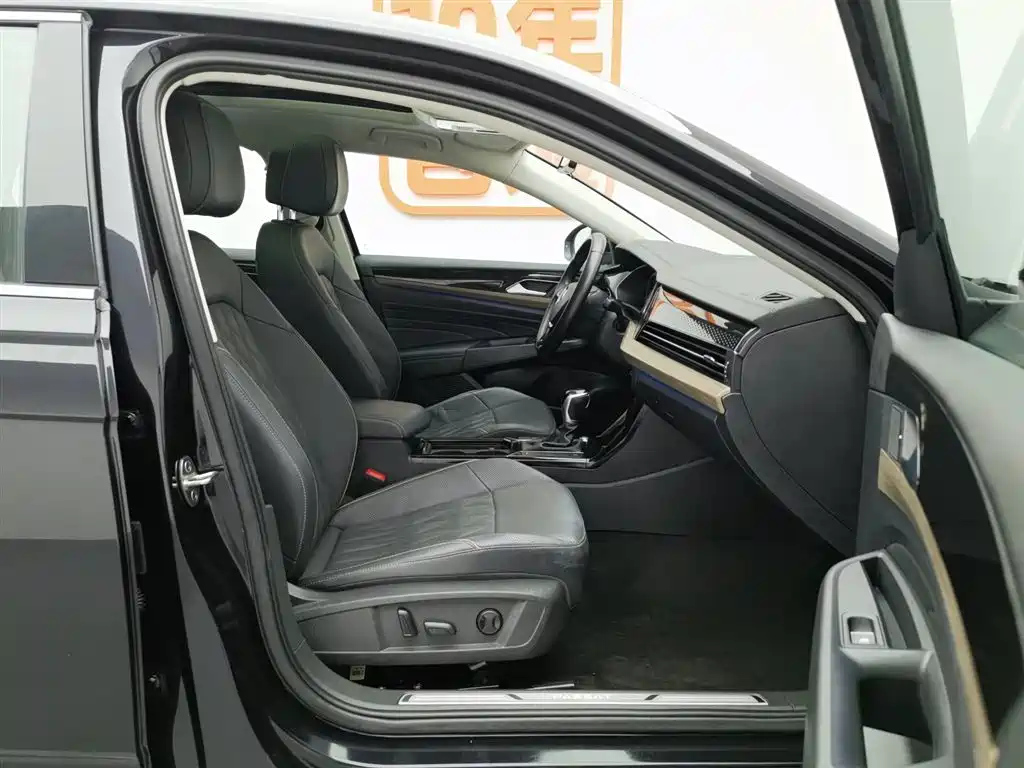 VOLKSWAGEN PASSAT 2021