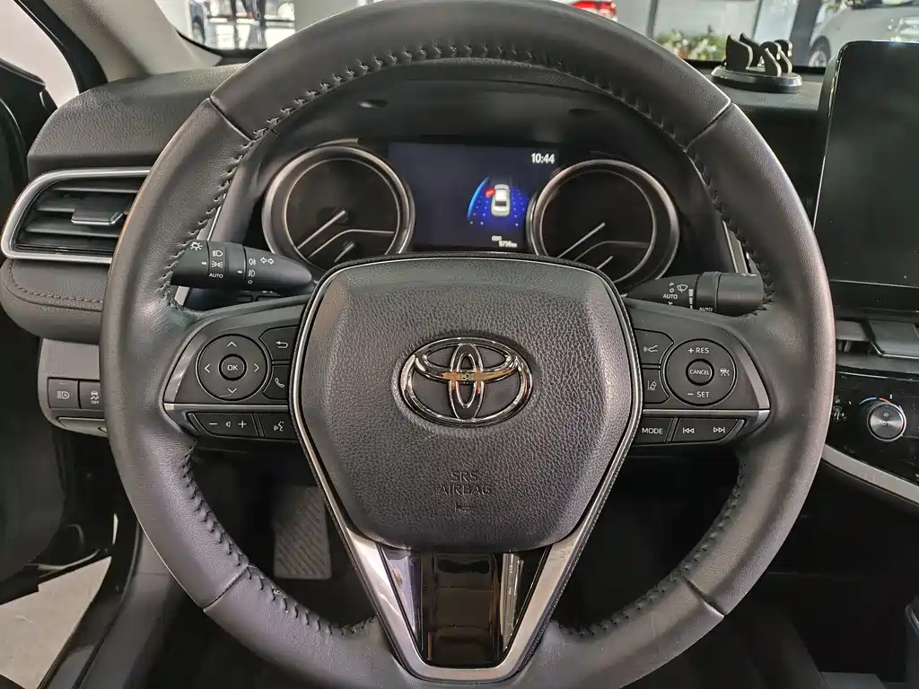 TOYOTA CAMRY 2023