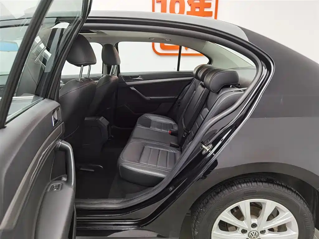 VOLKSWAGEN LAVIDA 2017