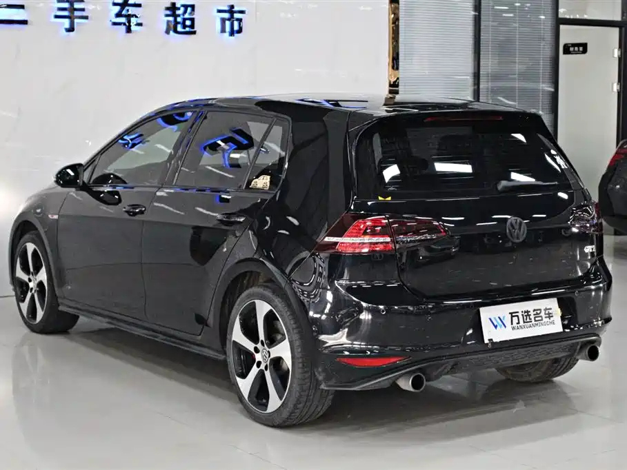 VOLKSWAGEN GOLF 2017