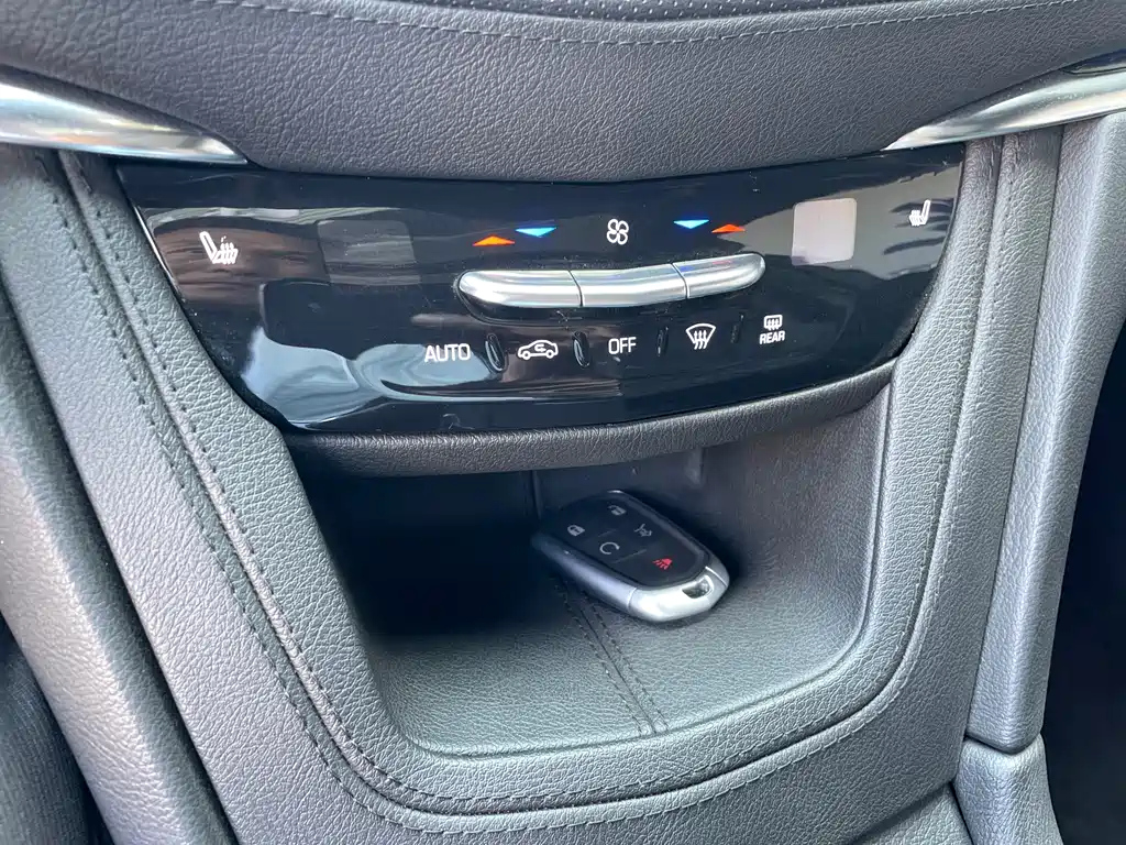 CADILLAC XT5 2021