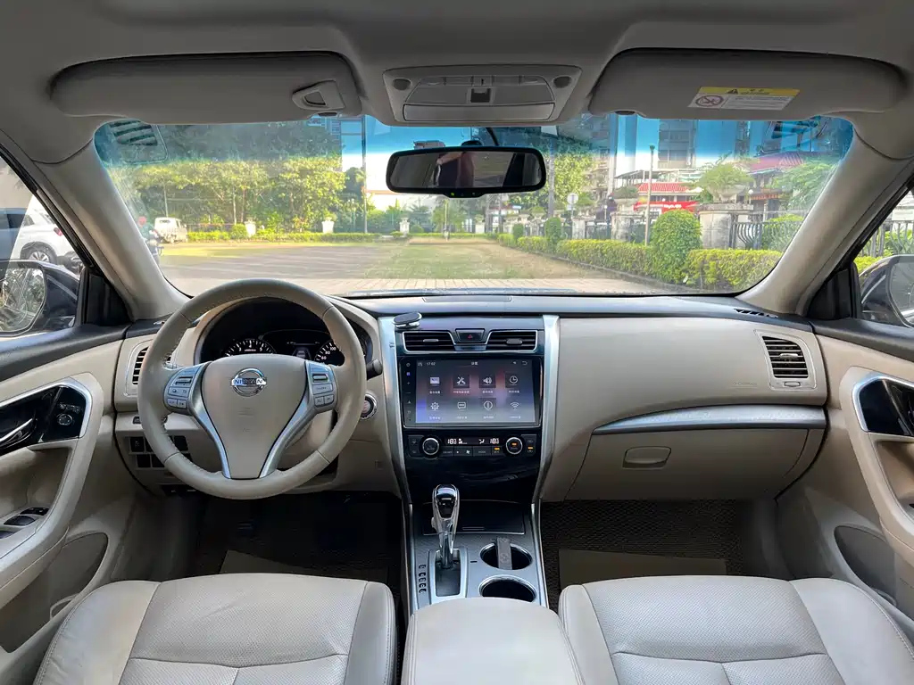 NISSAN TEANA 2019