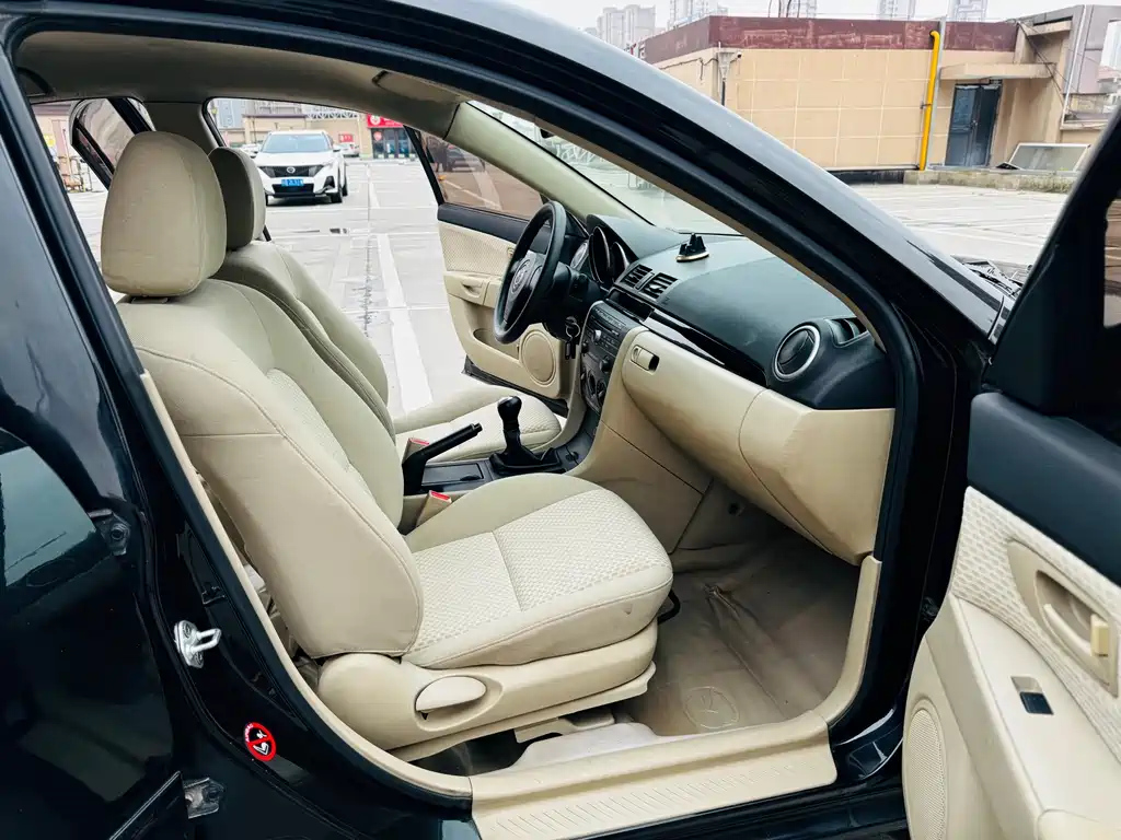 MAZDA 3 2009