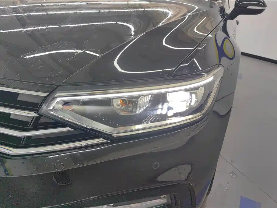 VOLKSWAGEN MAGOTAN 2022