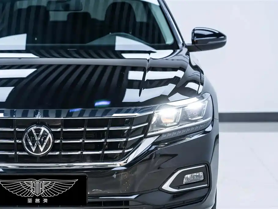 VOLKSWAGEN PASSAT 2022
