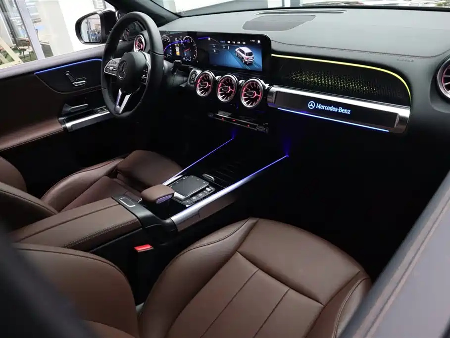 MERCEDES BENZ GLB 2023