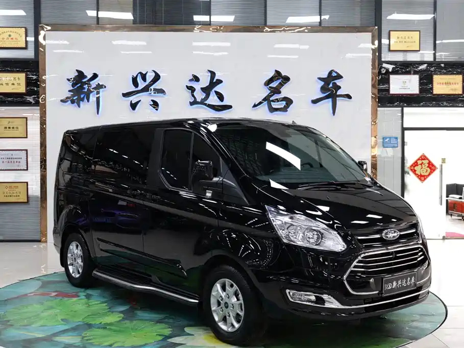 FORD TOUREO 2022