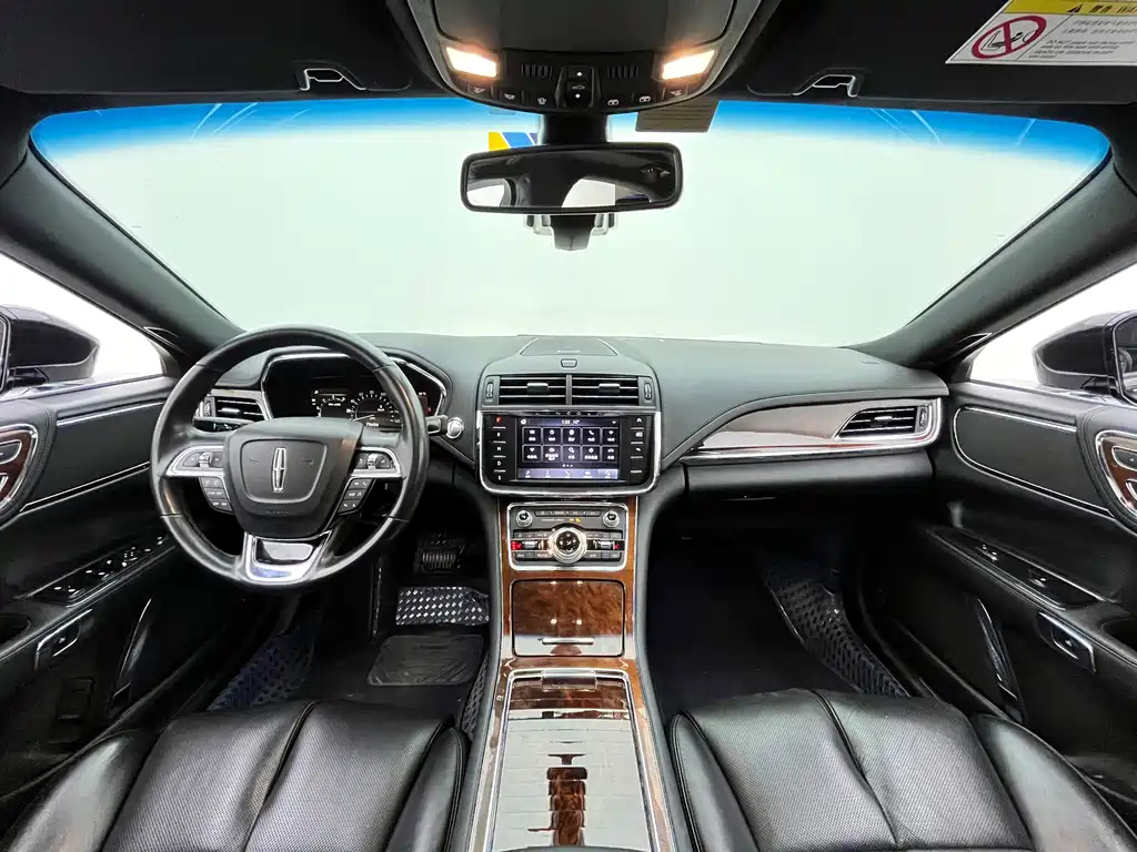 LINCOLN CONTINENTAL 2021