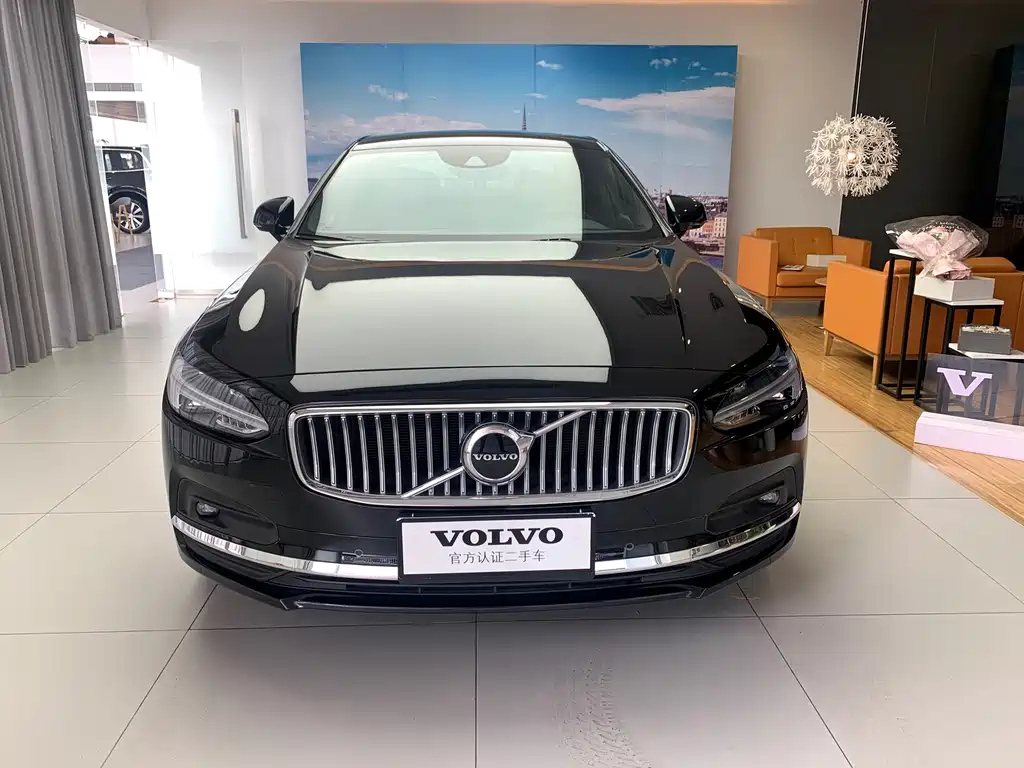 VOLVO S90 2021