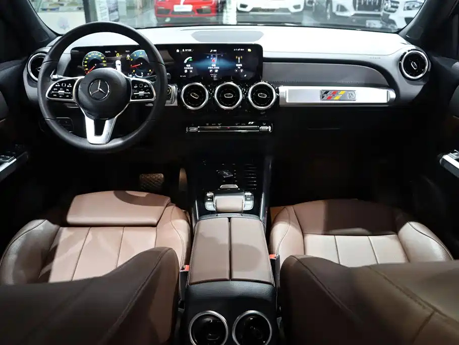 MERCEDES BENZ GLB 2023