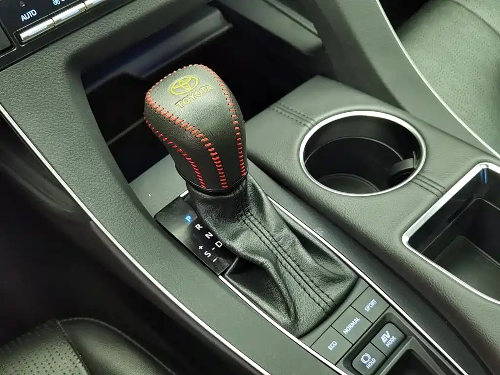 TOYOTA AVALON 2019