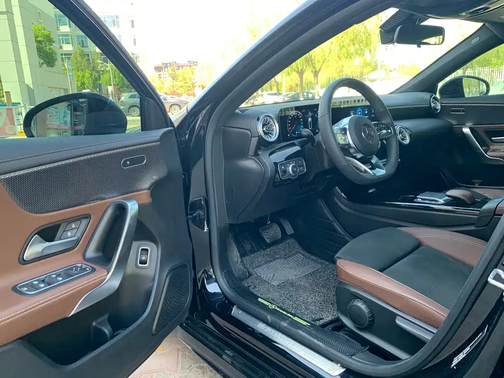 MERCEDES BENZ A-CLASS 2022